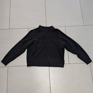 Medium black sweater